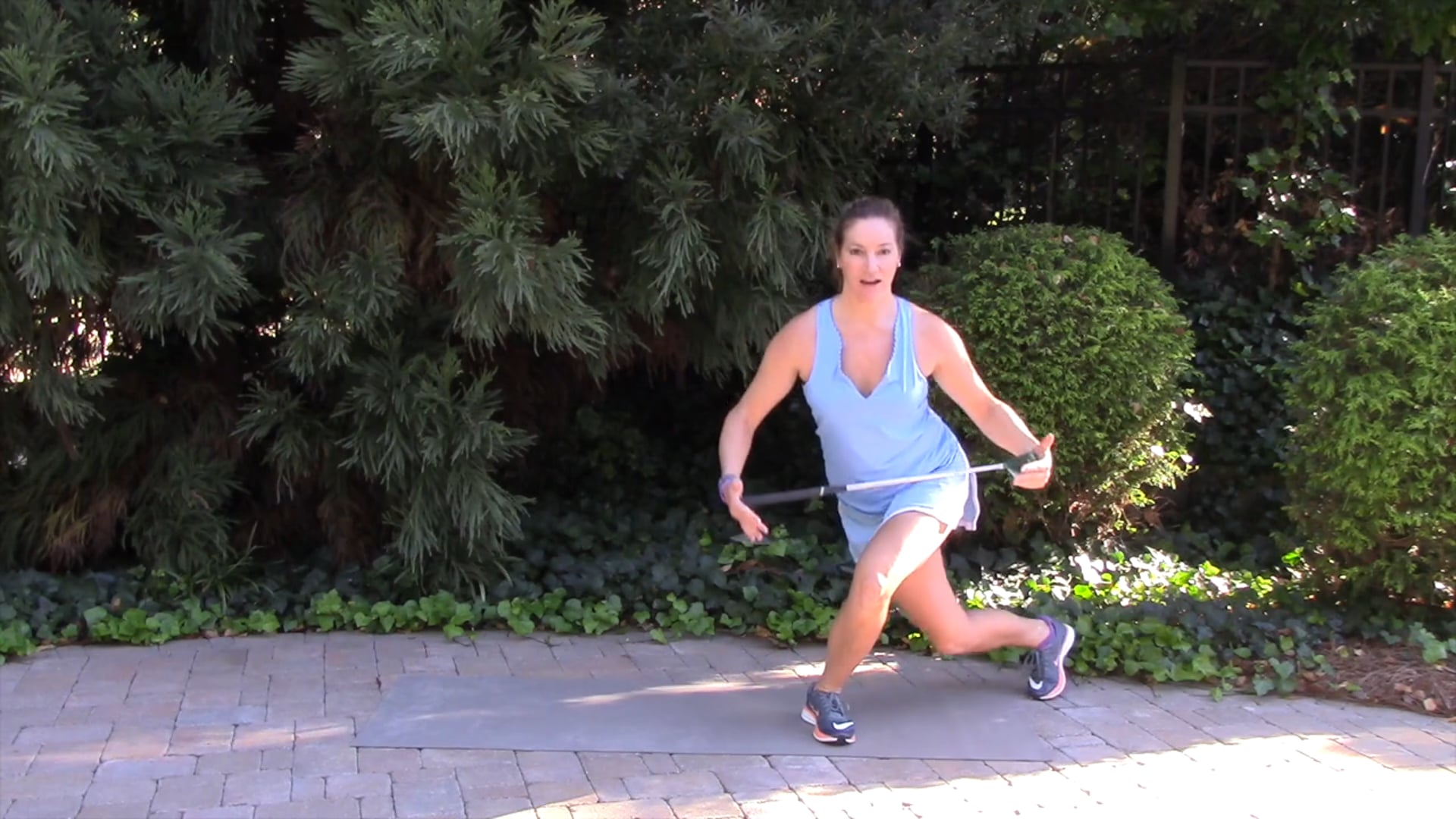 1-min Cross Back Lunge