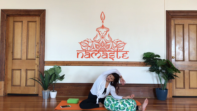 25 minute Yin Yoga for Mid Section