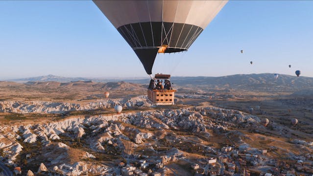 Ben Böhmer live above Cappadocia in T...