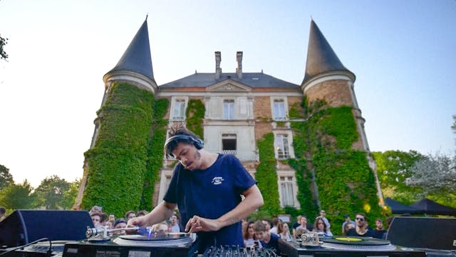 Seth Troxler at Château d'Apigné, Ren...