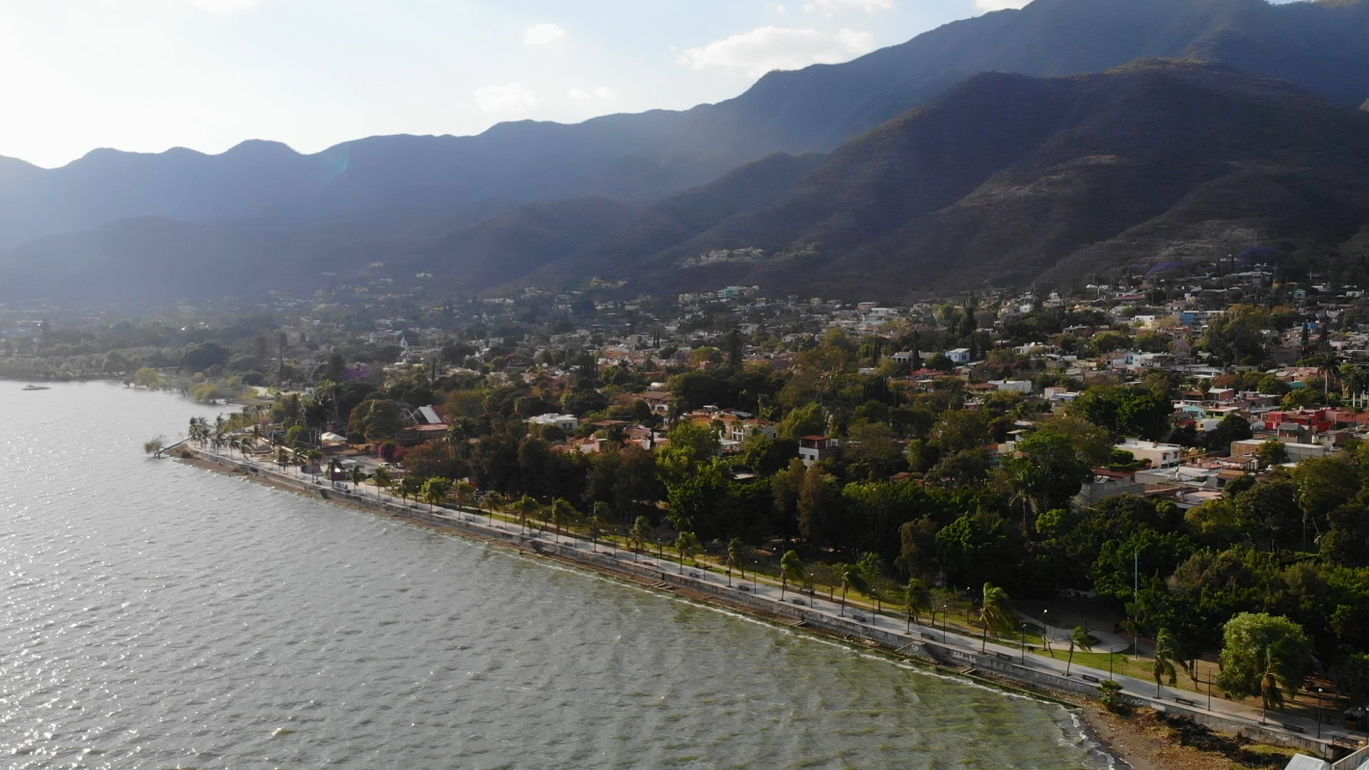 Ex-pats riding out COVID-19 in Mexico 