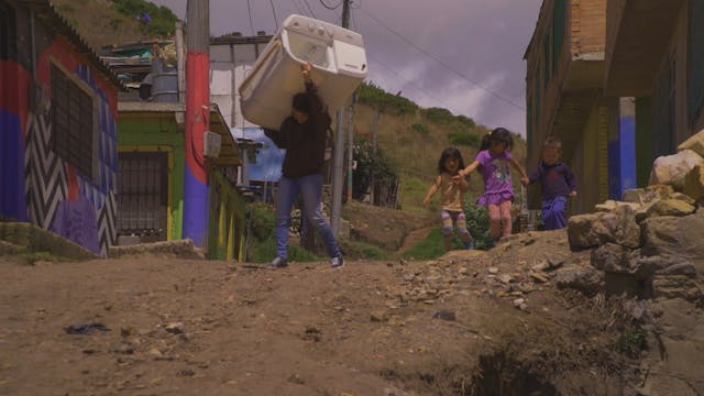 “Micro-financing” in Colombia fights ...