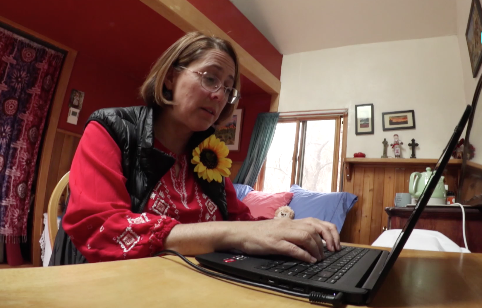 Teaching Ukrainian students remotely