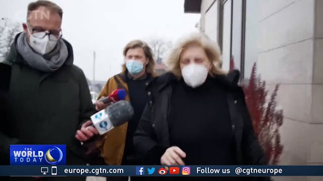 Polish villagers stockpile supplies f...