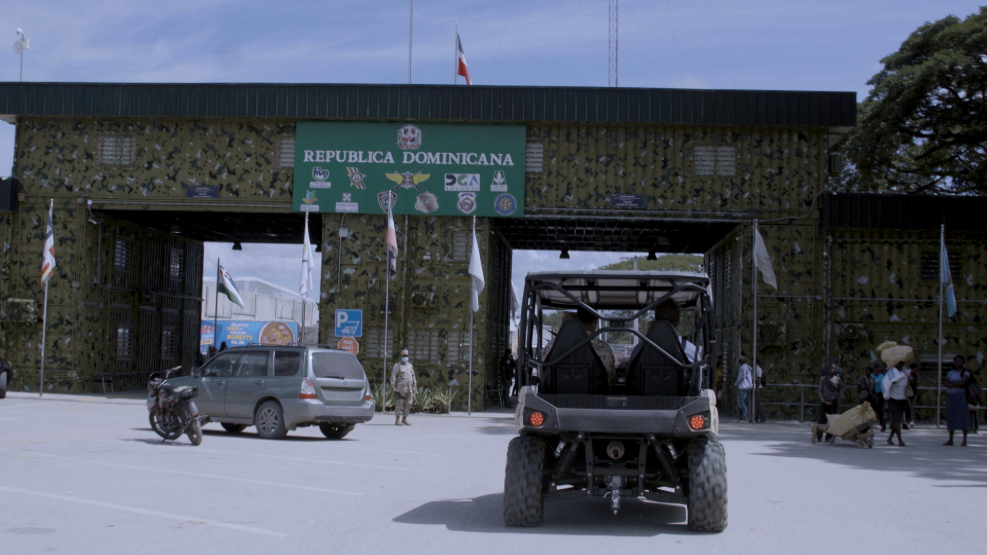 Haitians trying to migrate to the Dominican Republic