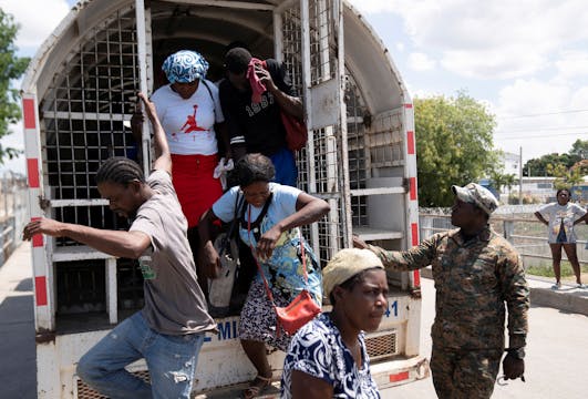 Dominican Republic deports Haitian mi...