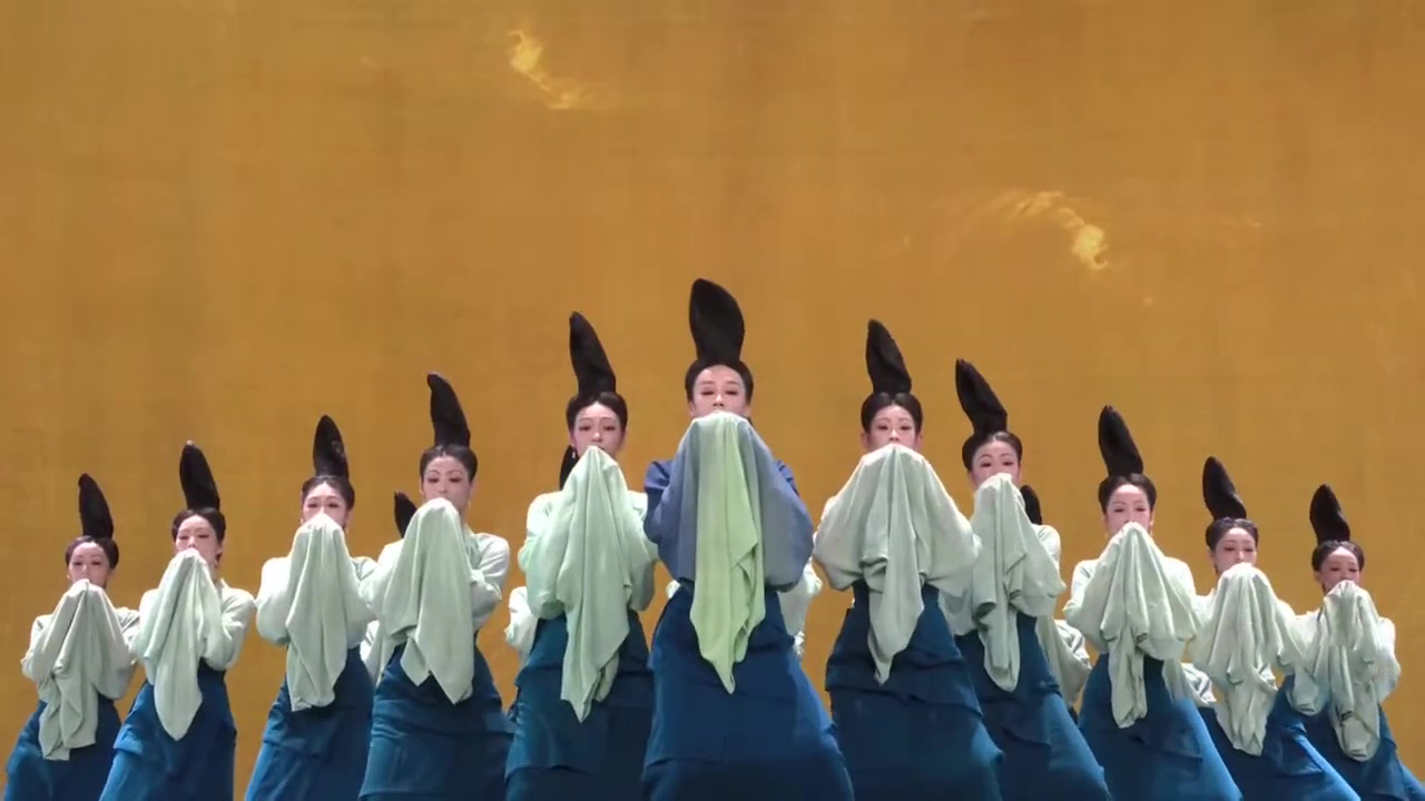 EXCLUSIVE: CMG SPRING GALA (IN ENGLISH)