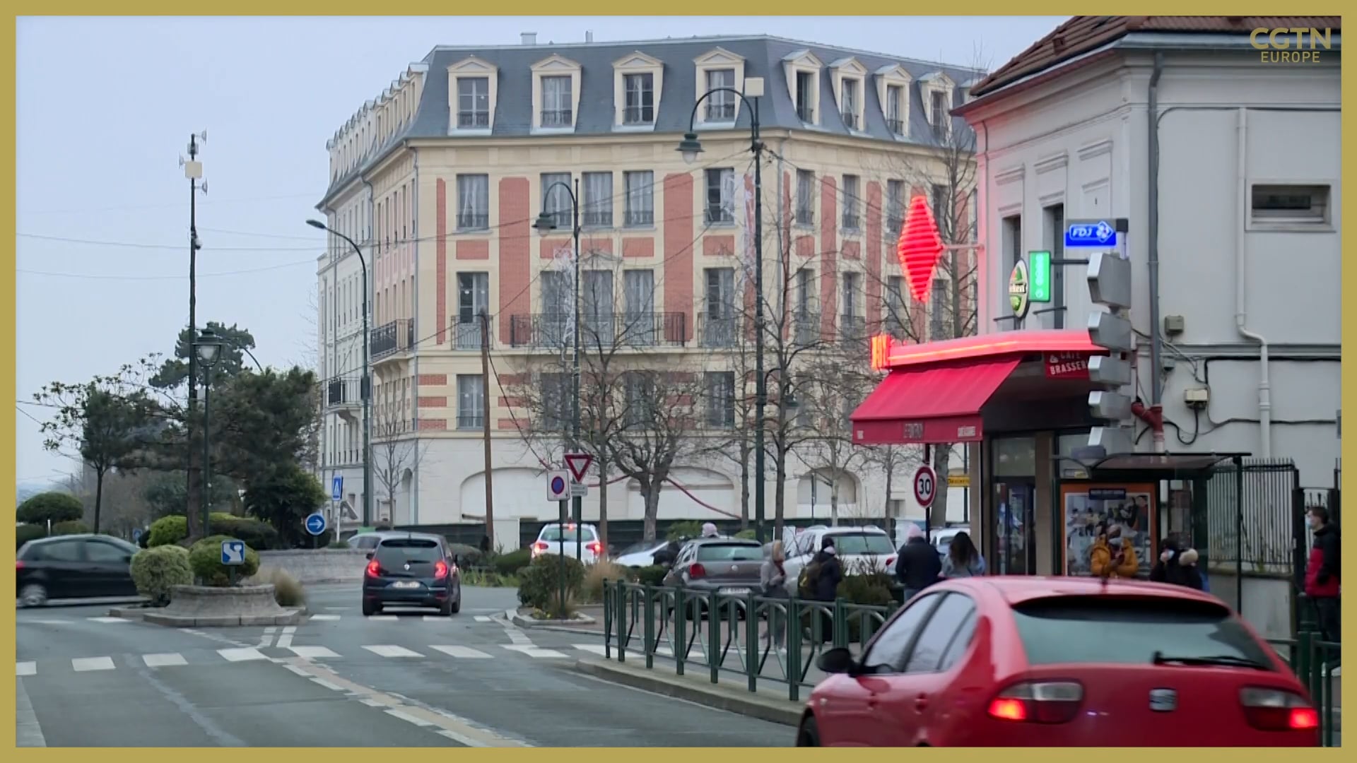 Lack of doses delays opening of French vaccination centers