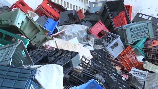 Cuba turns plastic waste into lumber