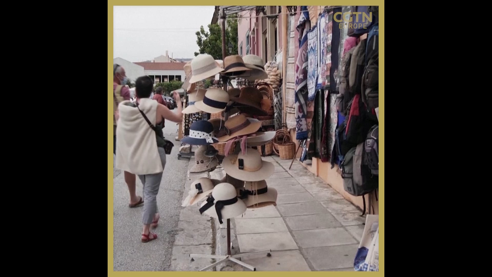 Sun, fun and relaxation: EU officials clear the way for summer travel