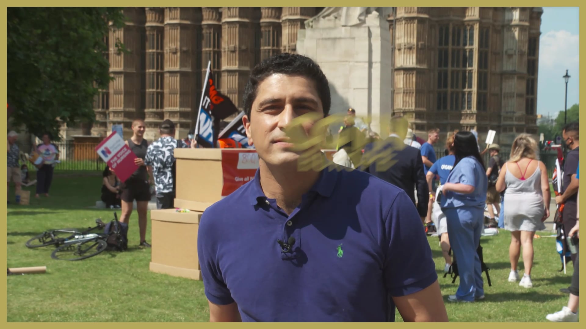 People protest in London over pay rise for health workers