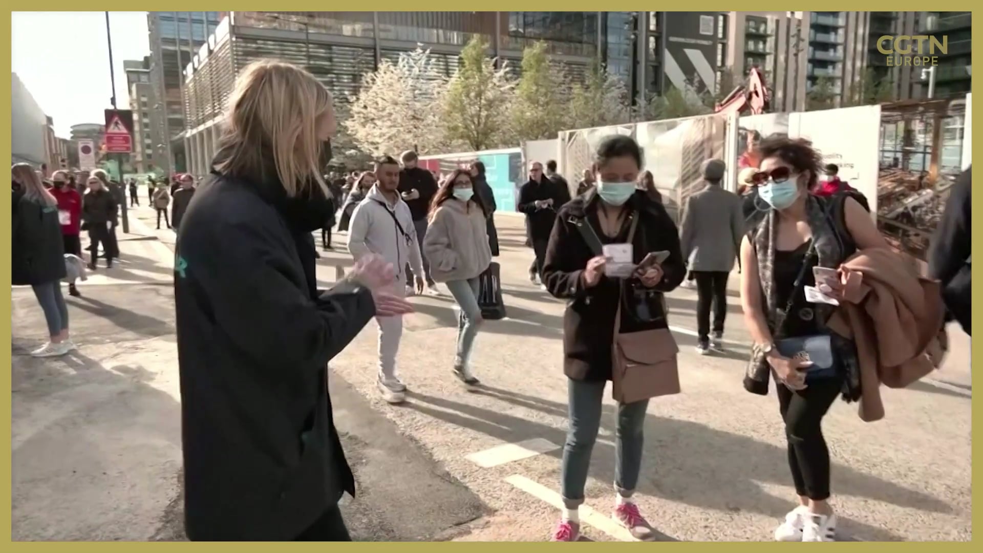 UK approves world-first COVID-19 reinfection trial among young volunteers