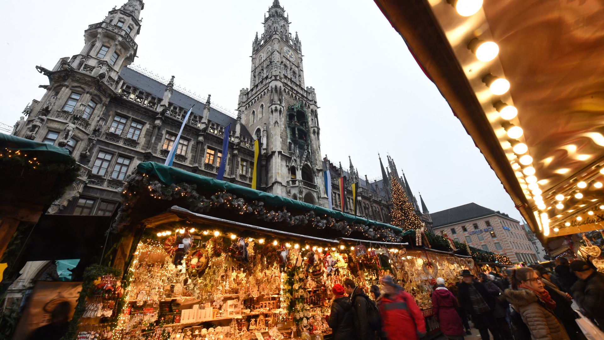 Munich cancels Christmas market as COVID-19 infections hit annual high