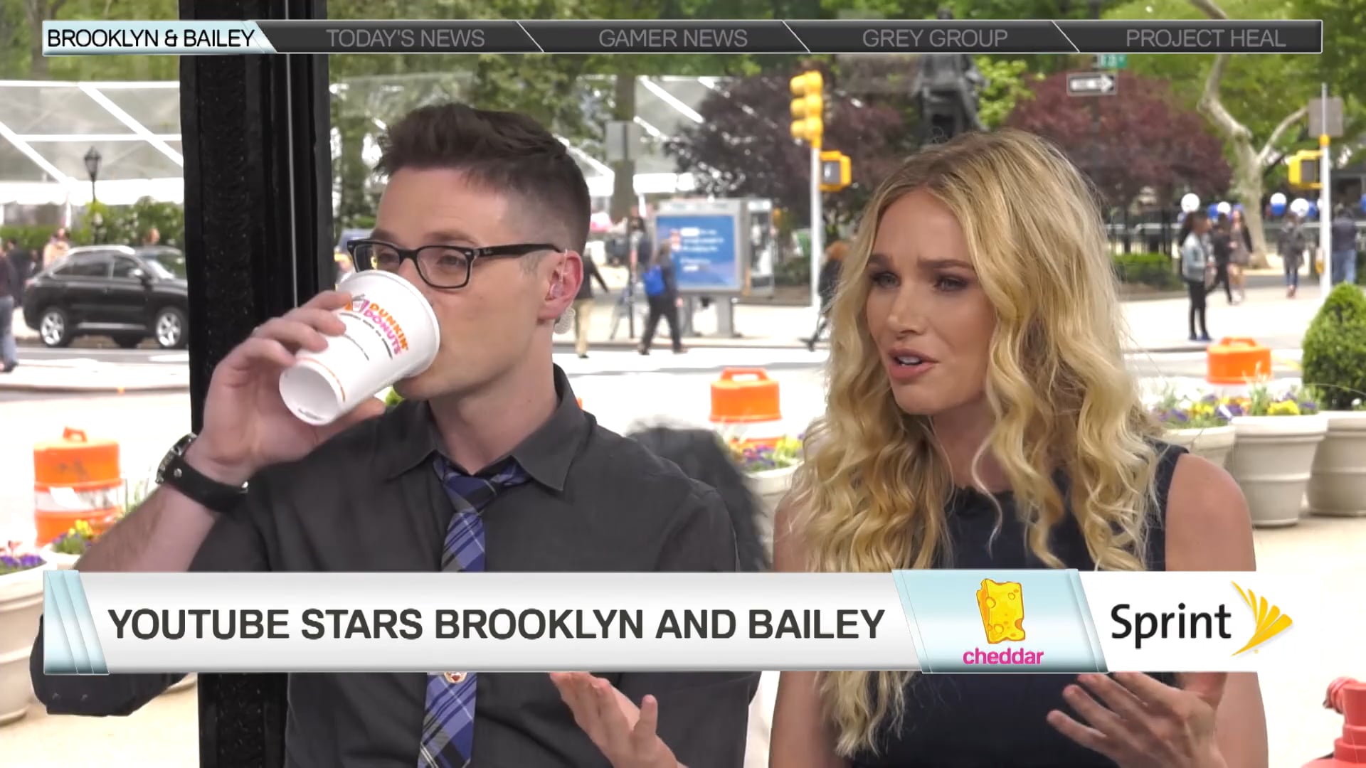 Brooklyn & Bailey McKnight - Digital Stars