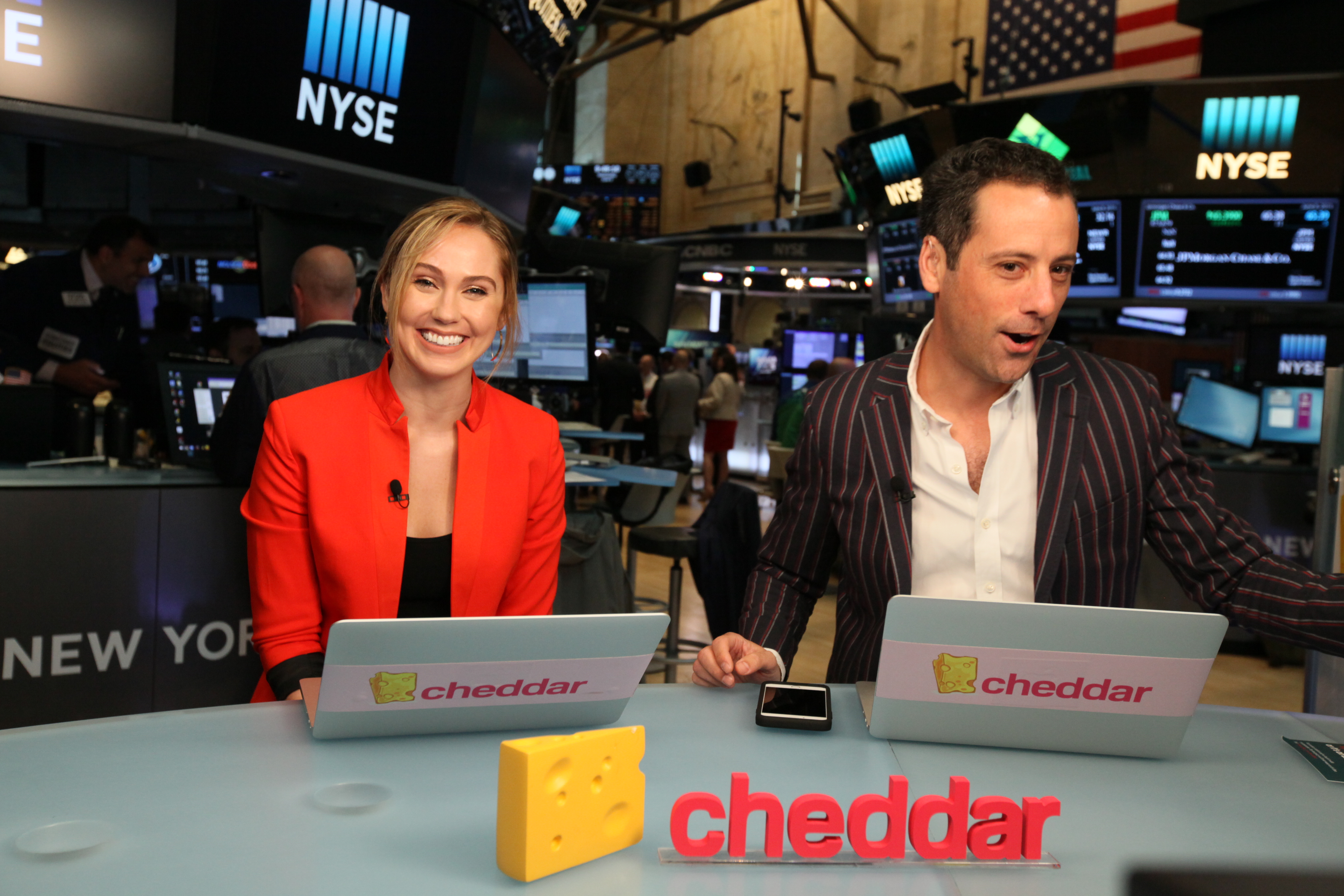 WSJ Technology Reporter on Yahoo Lining Up Bids for About 3K Patents, Hot Story