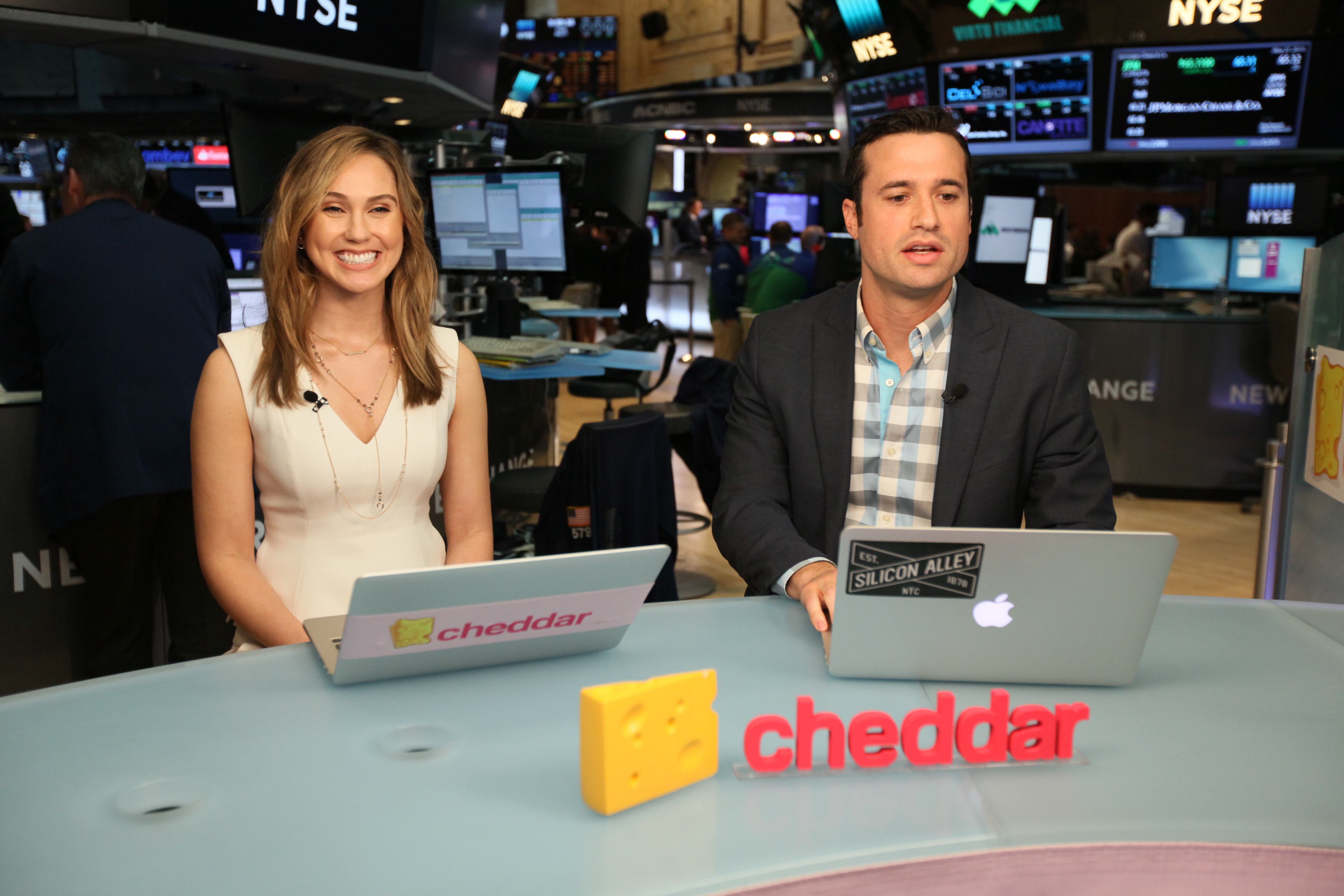 Hot Story: Gawker Media looking for a sale