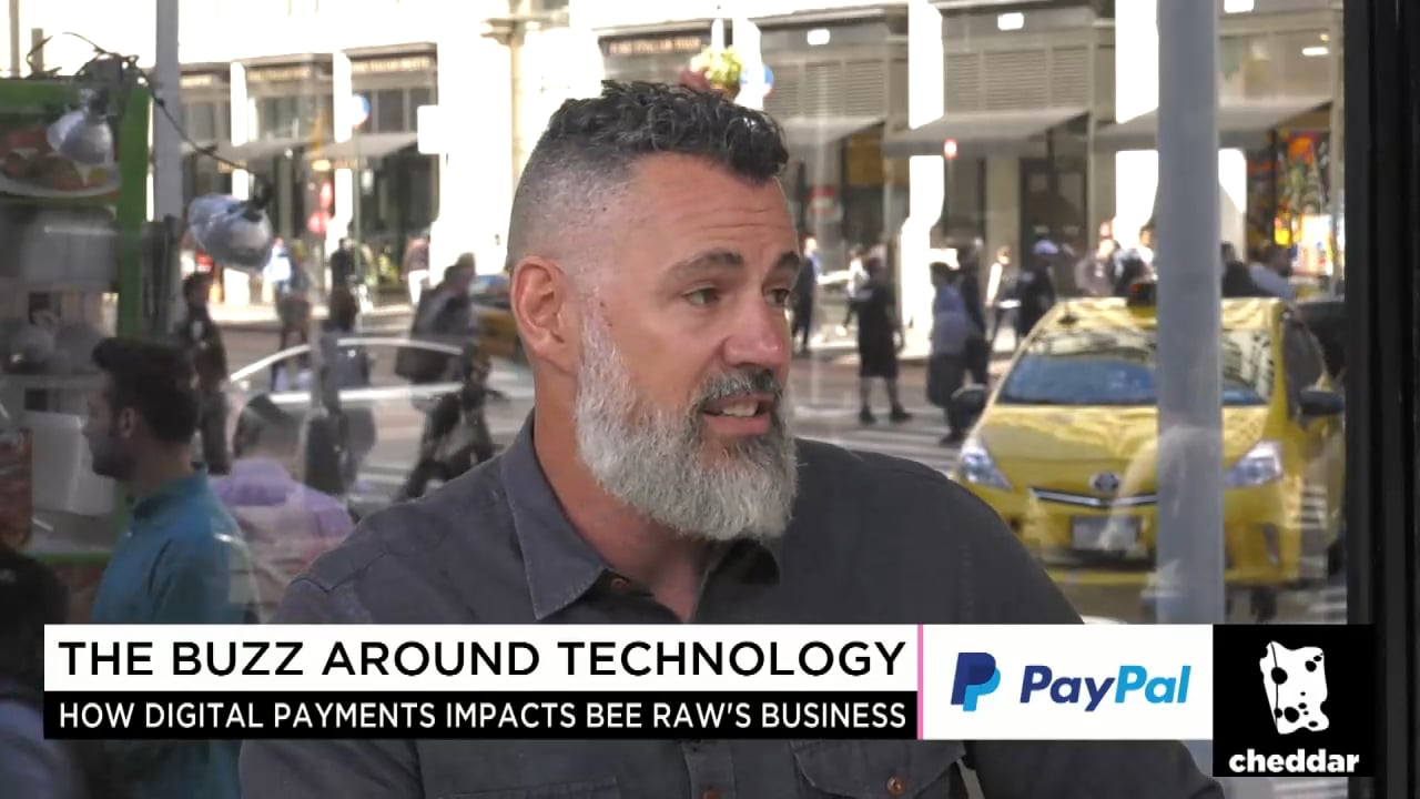 How Small Businesses Can Make the Most of Holiday Shopping Season