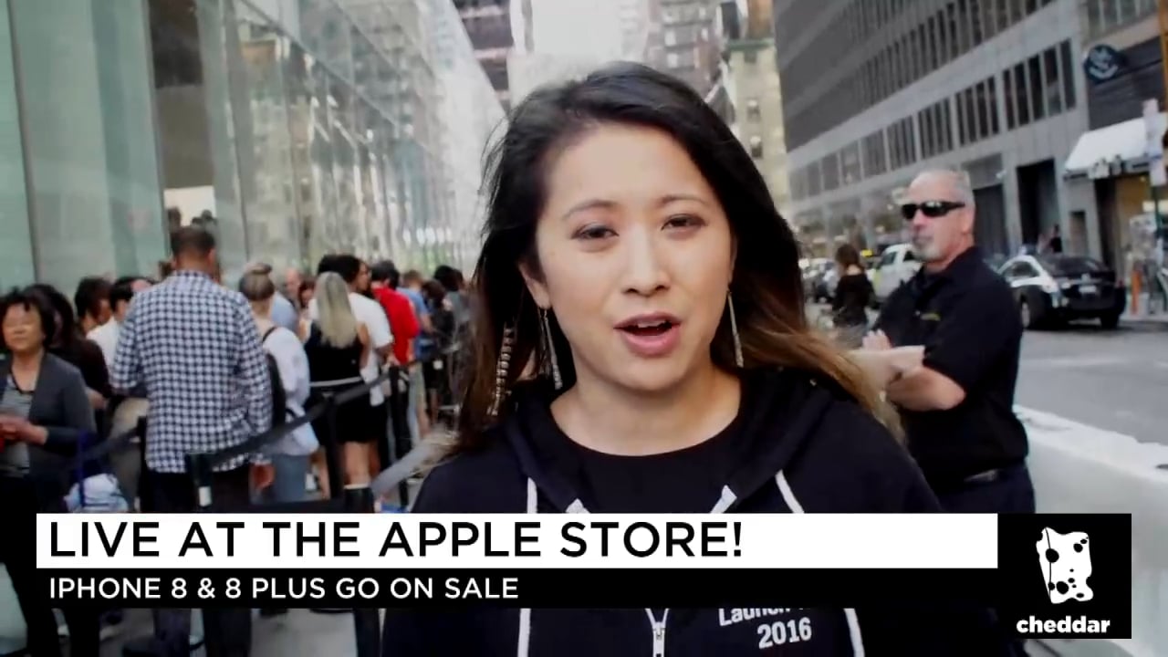 Cheddar's at Launch Day at the Apple Store!