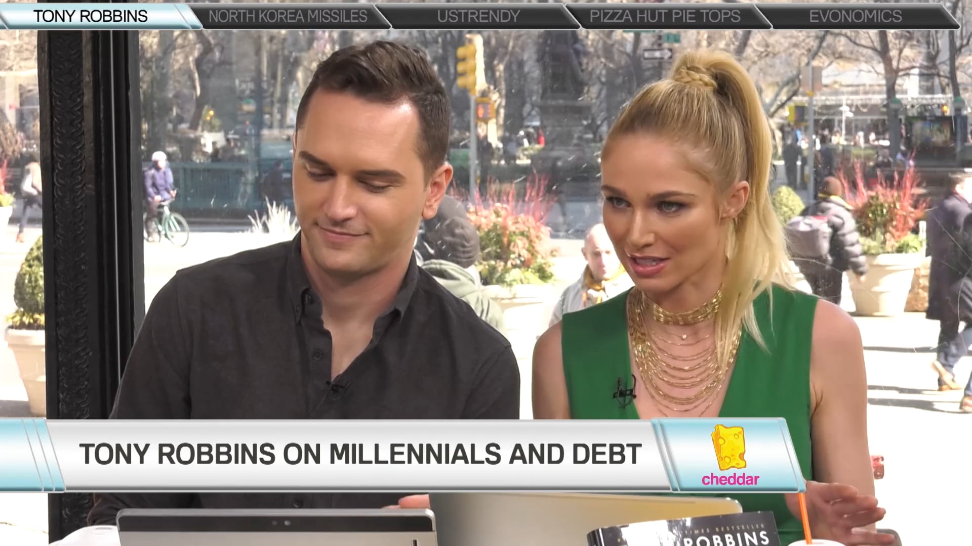 Financial Guru Tony Robbins