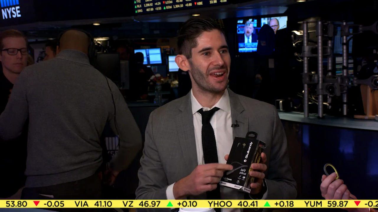 The current design trend in wireless headphones