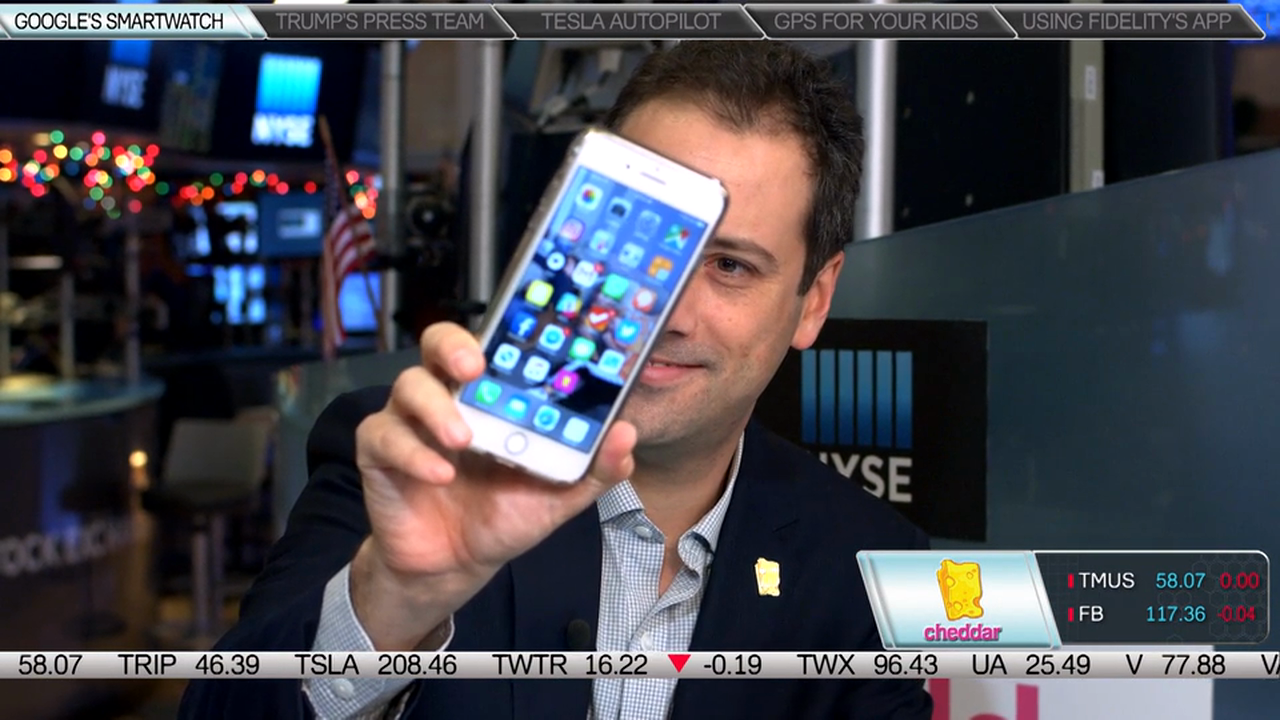 Why Tech Insider Says Google Is Partnering With a Third Party to Make New Smartwatches