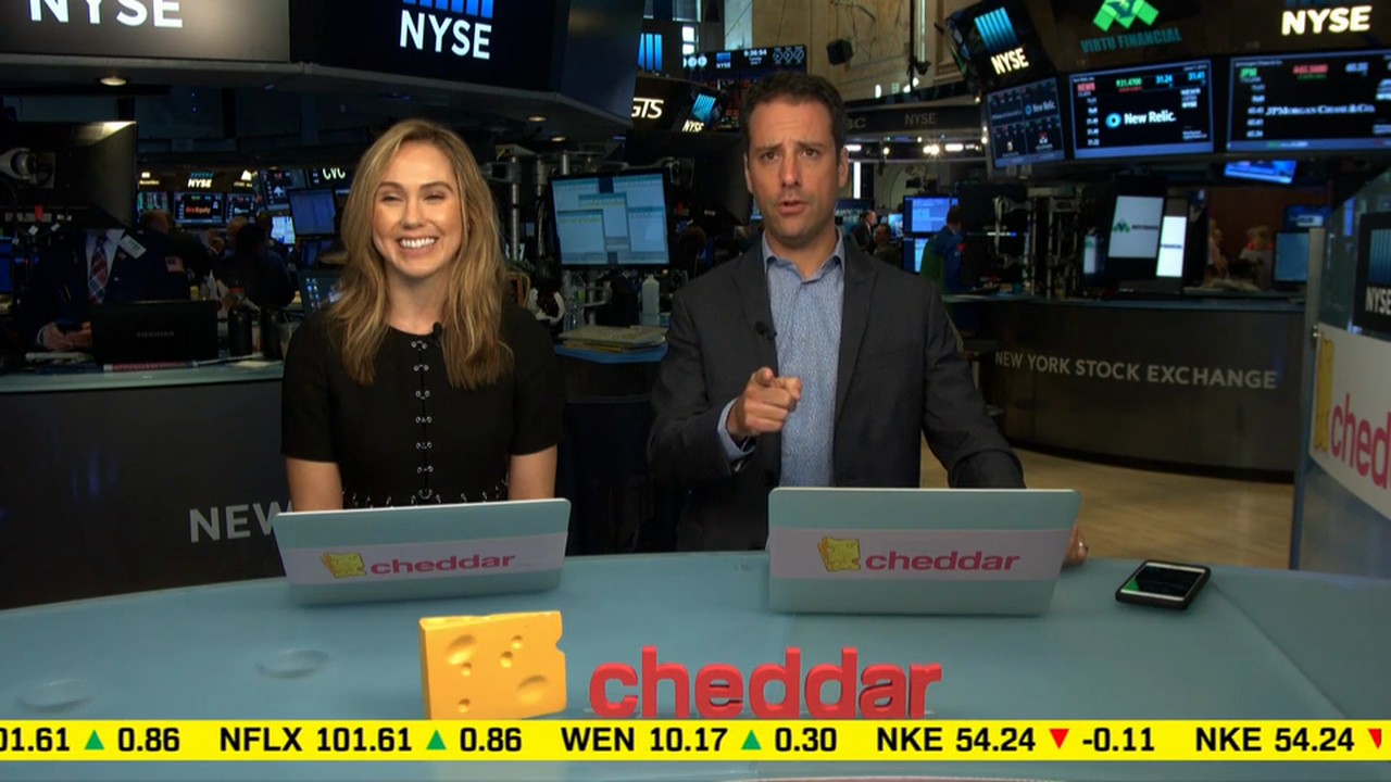 Top News: Verizon Puts in Bid to Buy Yahoo