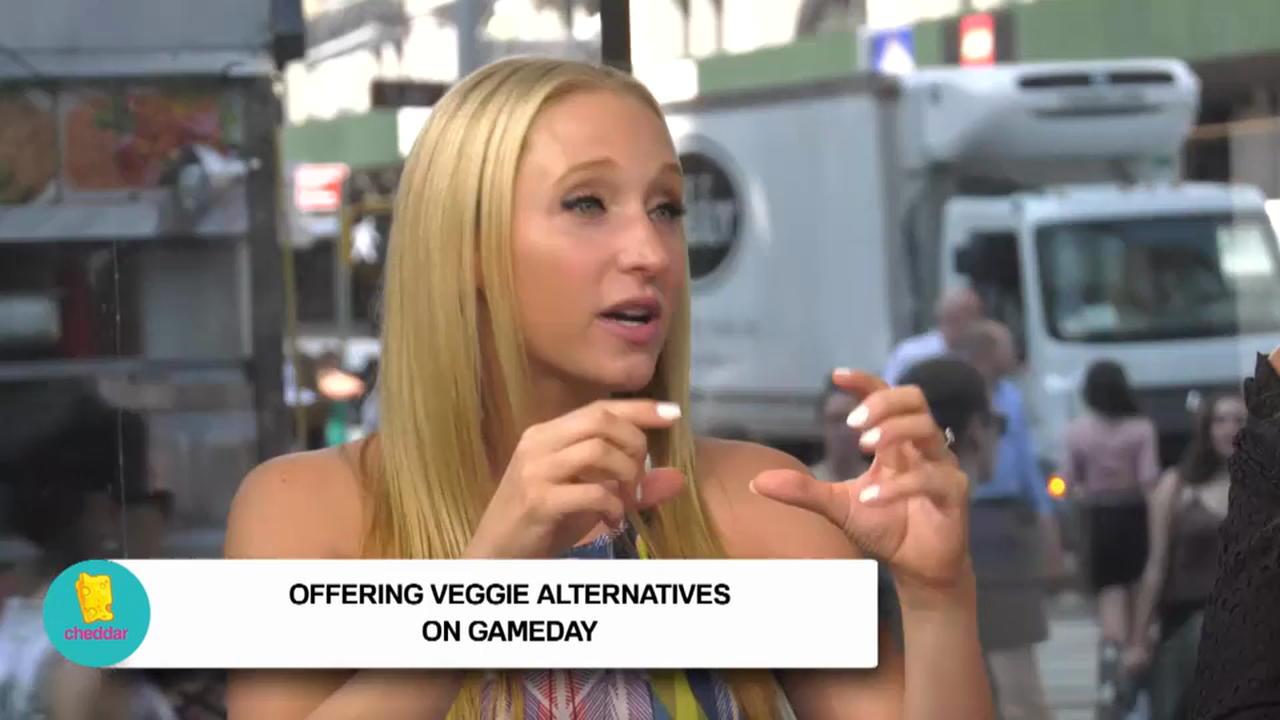 Pro-Veggie Activist Traumatizes Freddie by Describing 'Carrot Hot Dog'