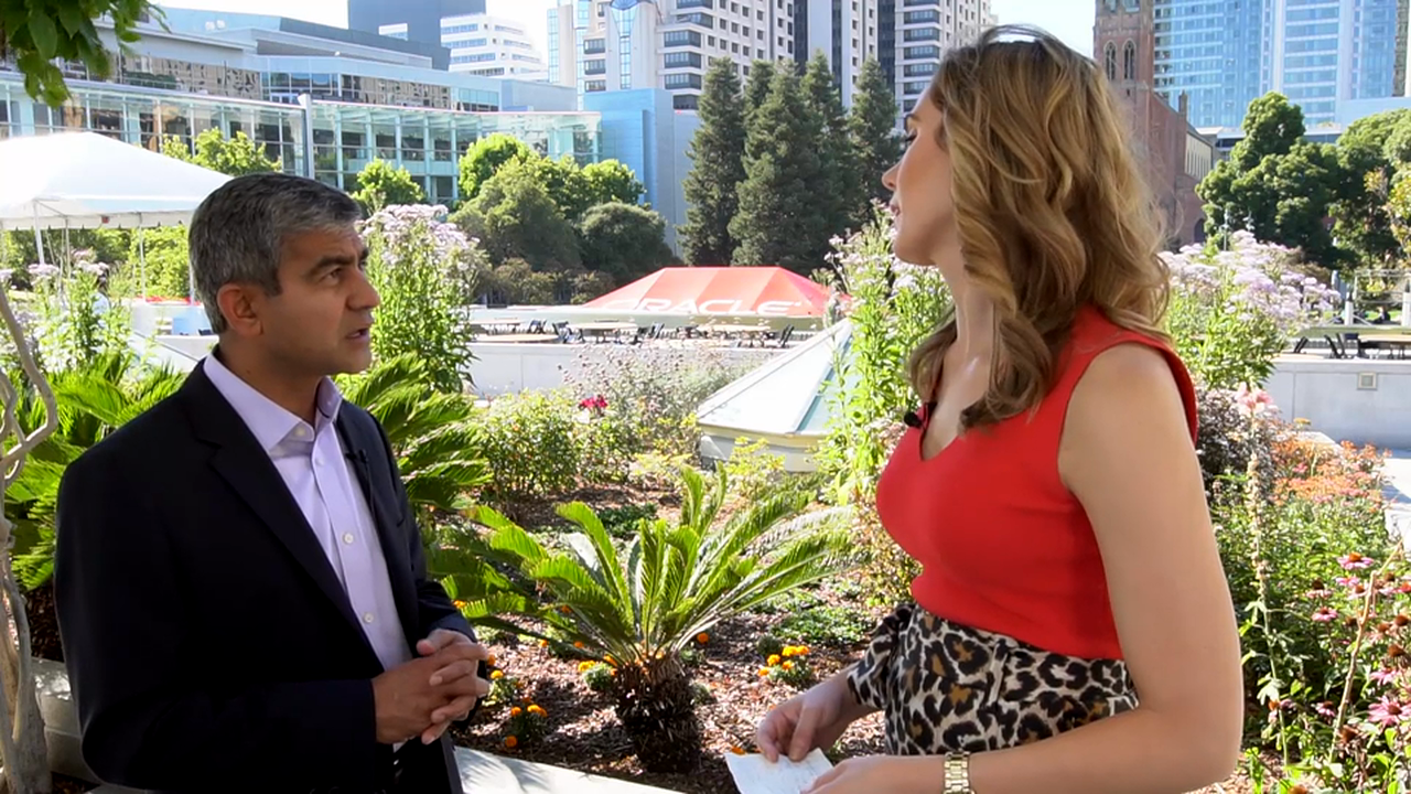 Oracle's cloud computing strategy explained