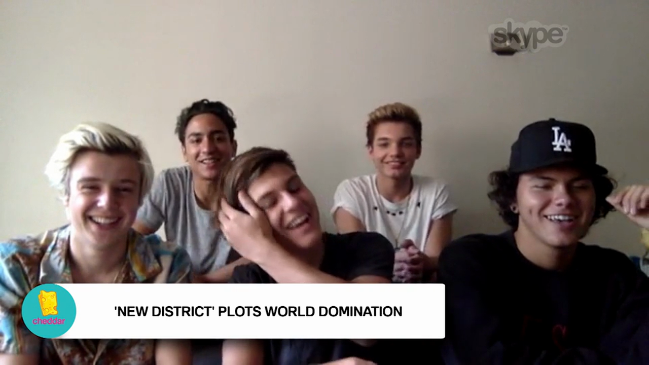 New District dish about who wears the tightest jeans, who's the biggest ladies man, and how to not fall during hoverboard choreography!