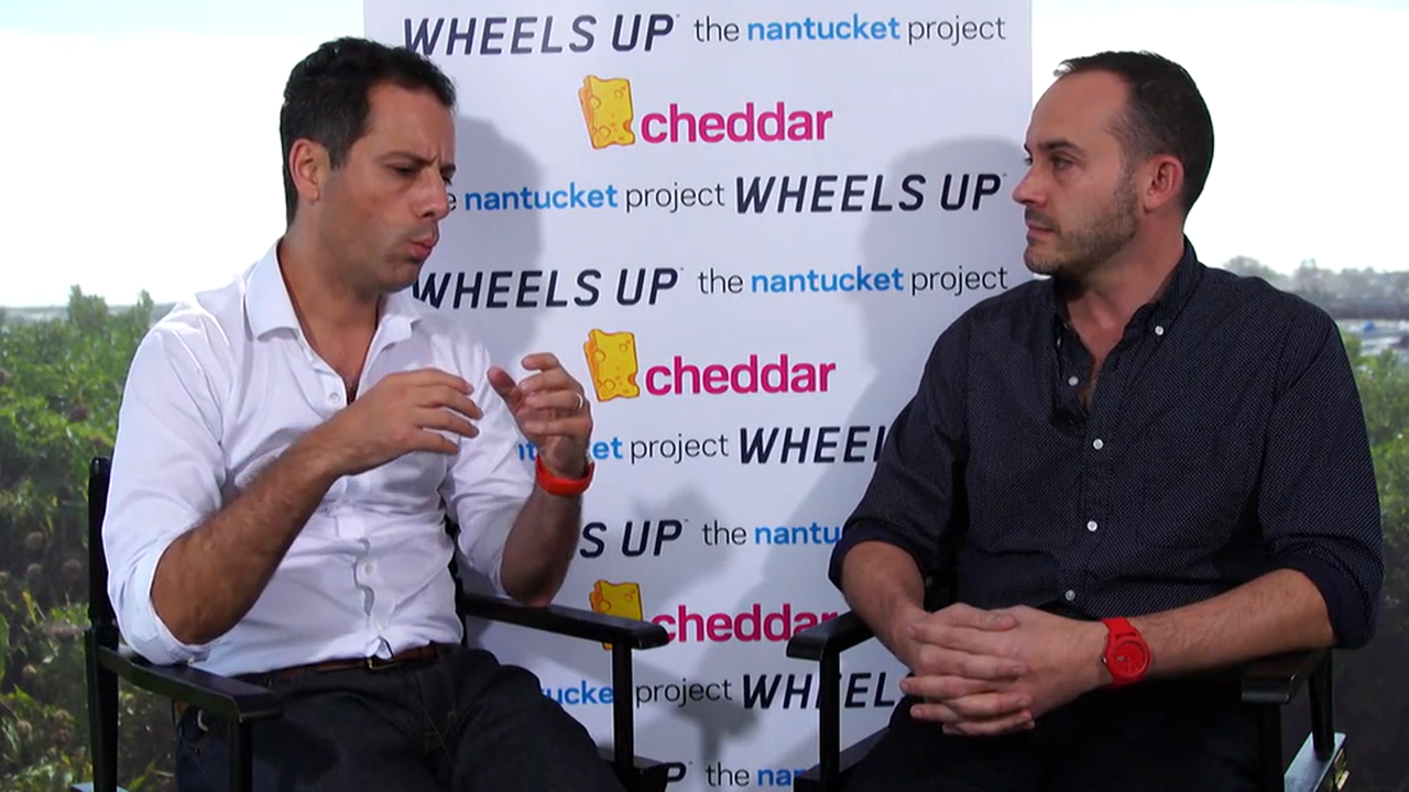 Scott Erickson tells us how Microsoft does elements of both virtual and augmented reality