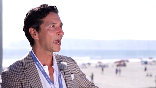 Trade Ideas uses artificial intellige...