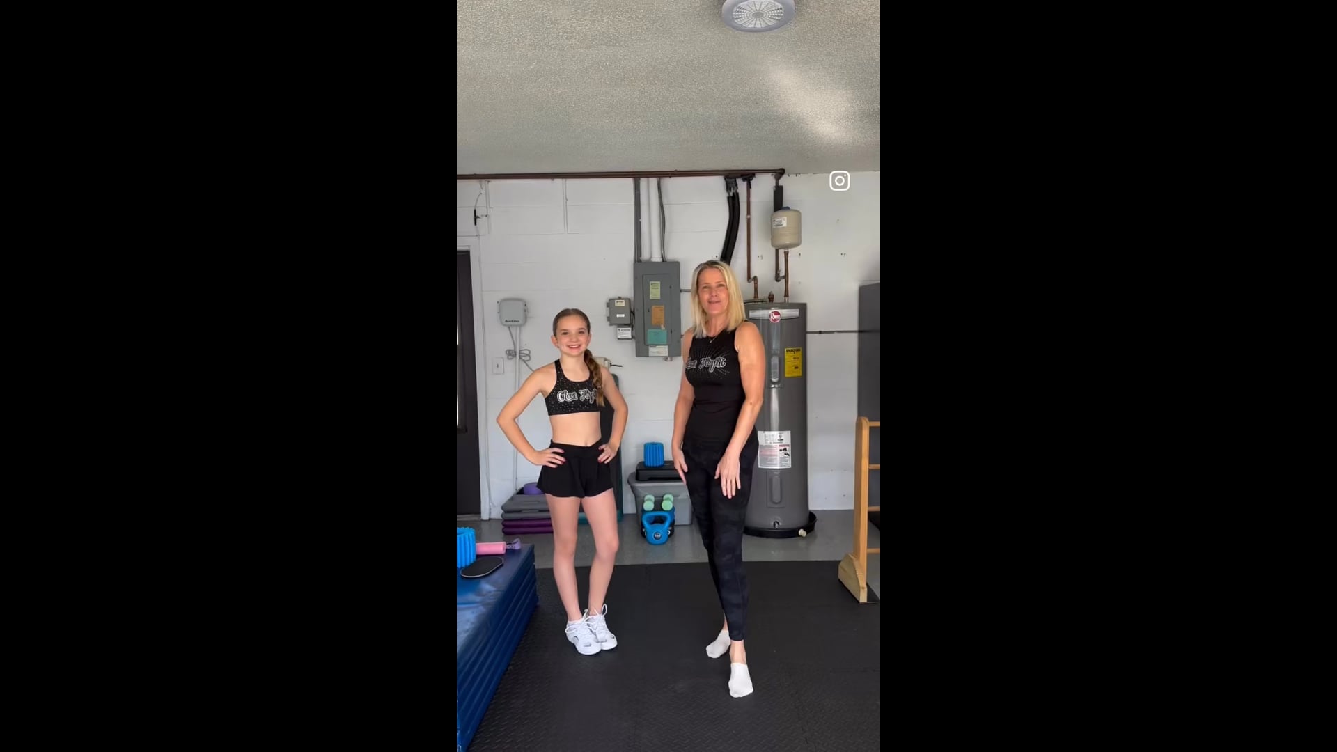 Scale and Needle Trailer