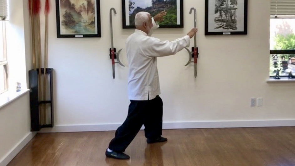 4   Tai Chi Chuan The Jade Girl Plays Shuttles                    TCC  4      