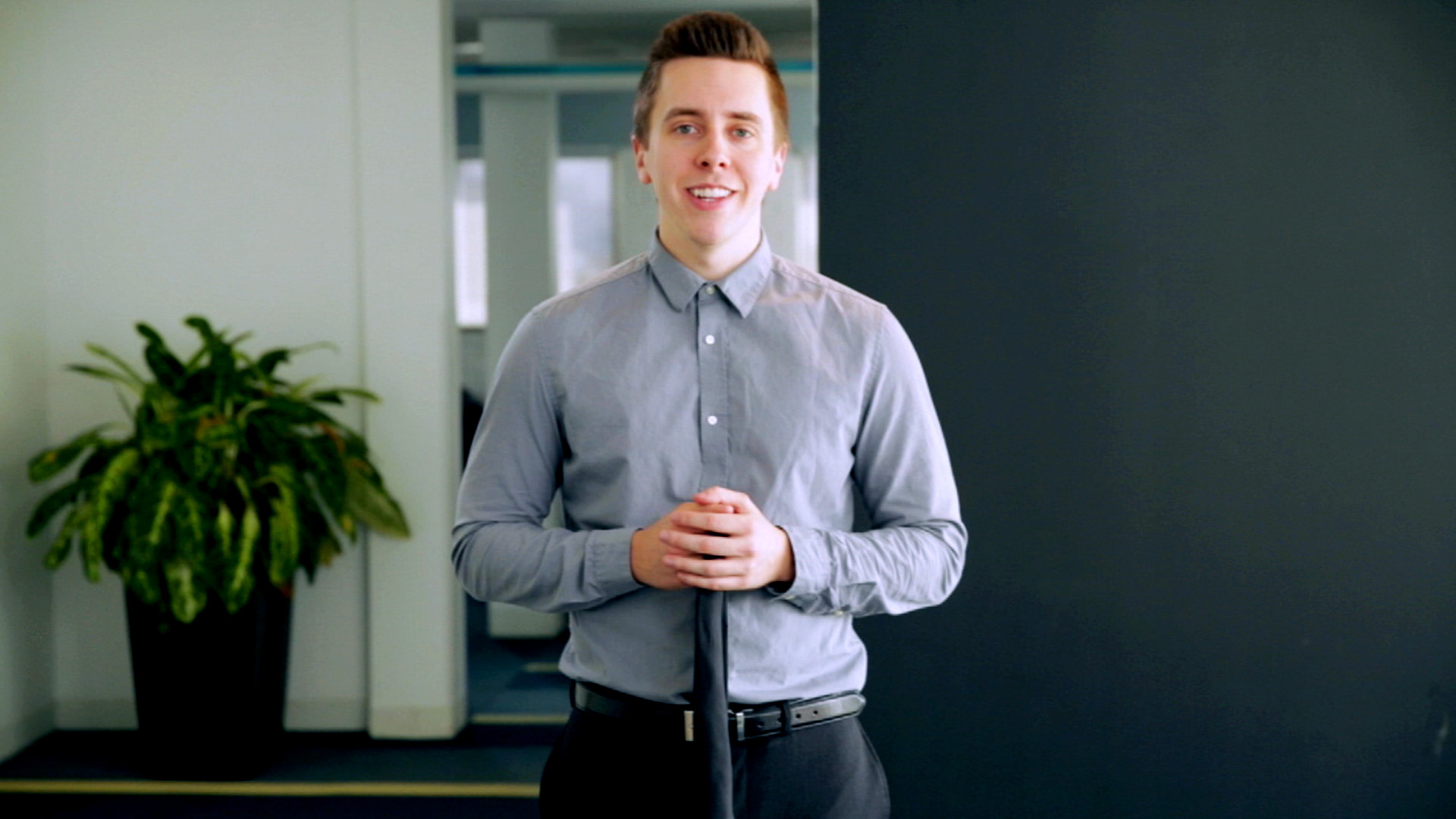 How to Tie a Tie: A Beginner's Guide