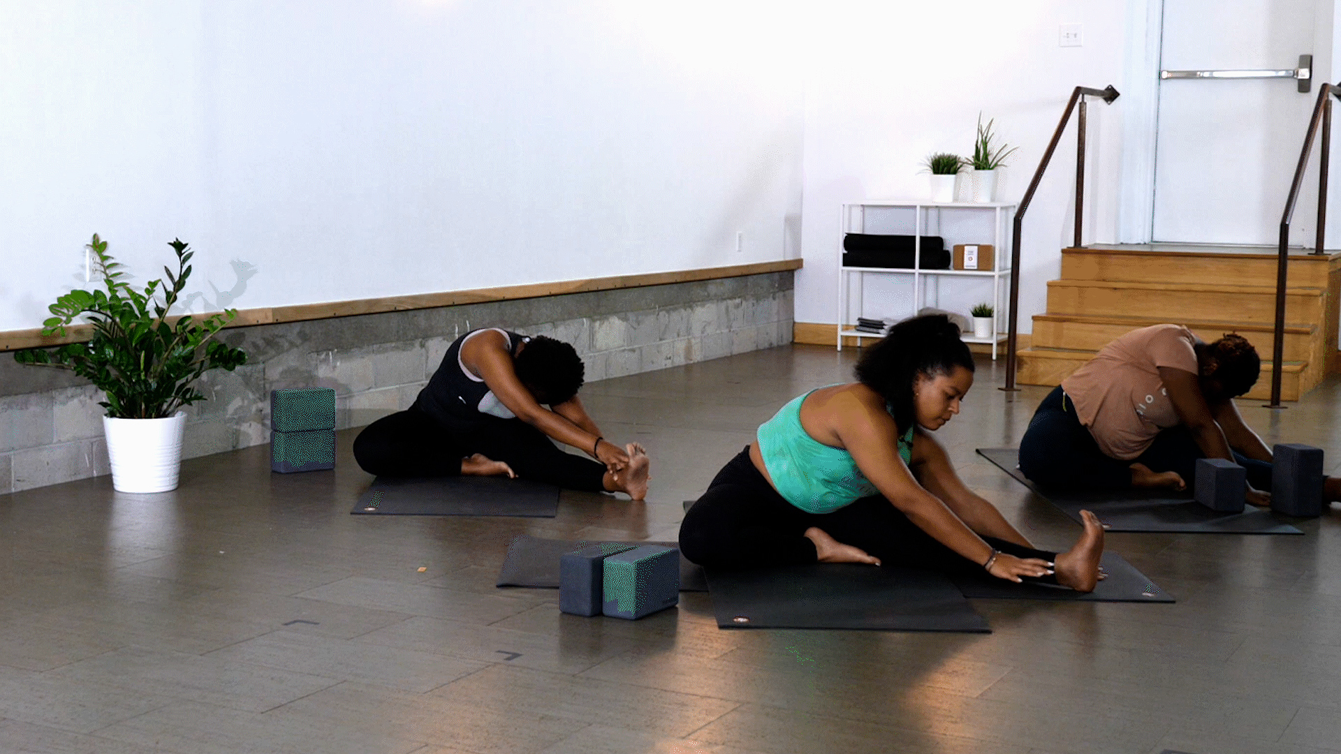 17 Minute Bedtime Restorative Yoga with Lydia 