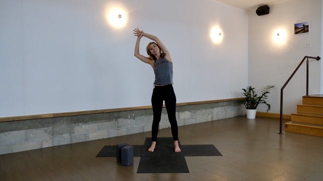 15 Minute Wake Up + Flow with Alice