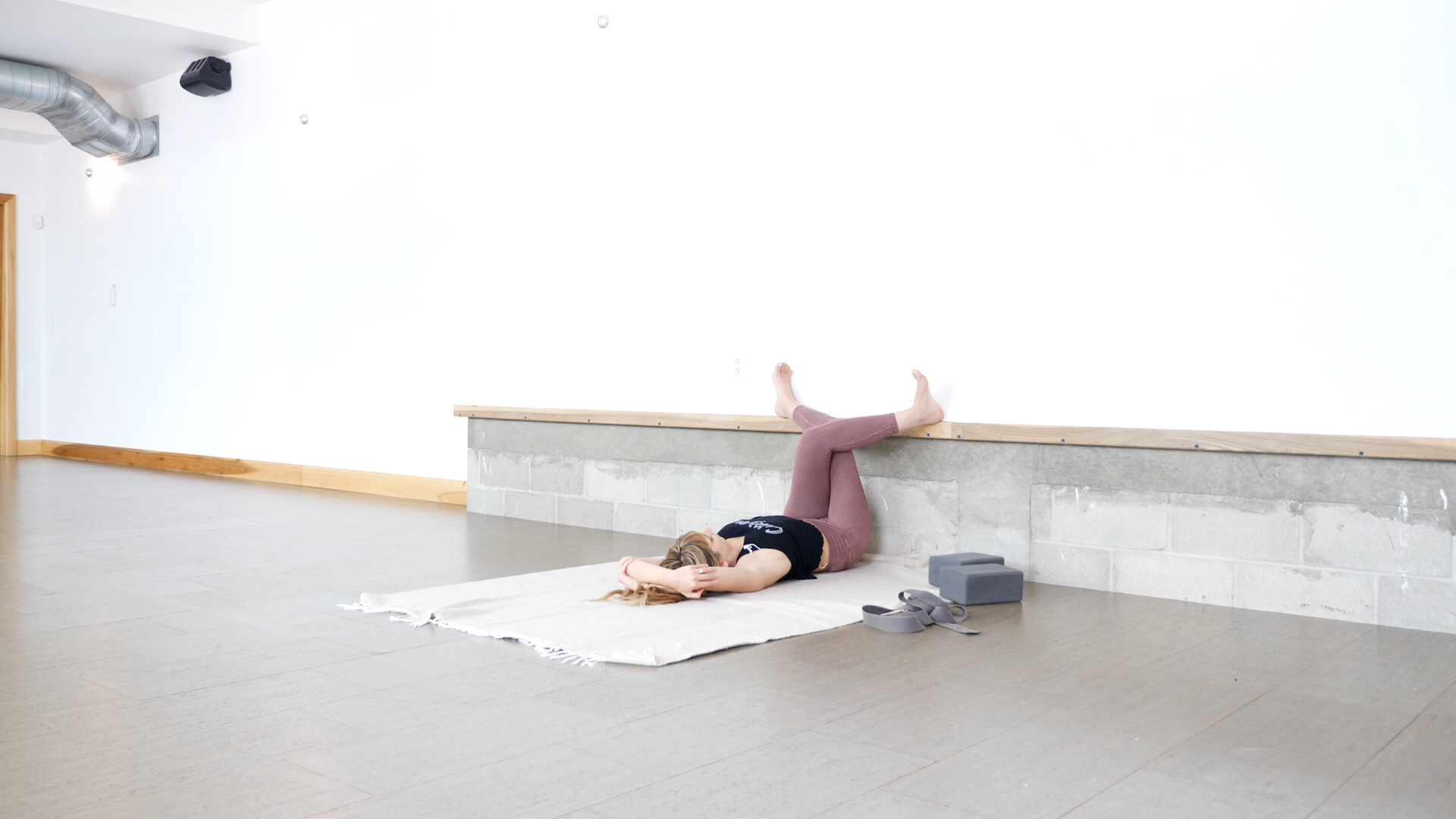 15 minute Yin for Hips with Kacee