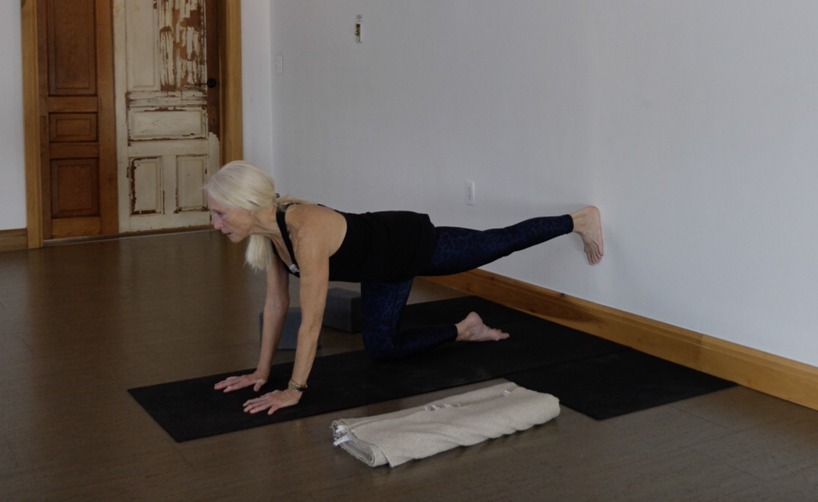 30 Minute Stability at the Wall with Nancy