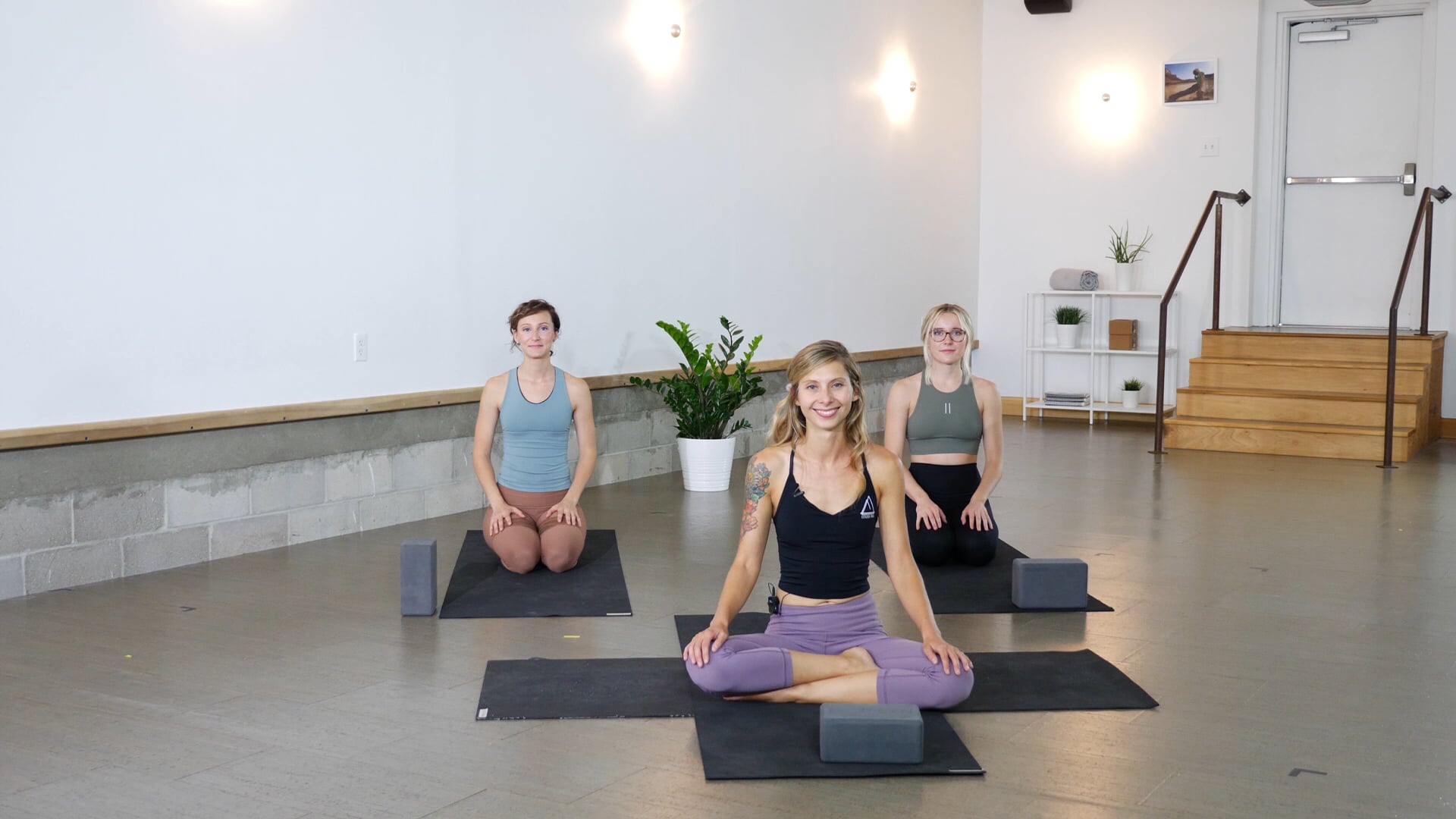 Blend: Exploring Frog Pose with Alice 