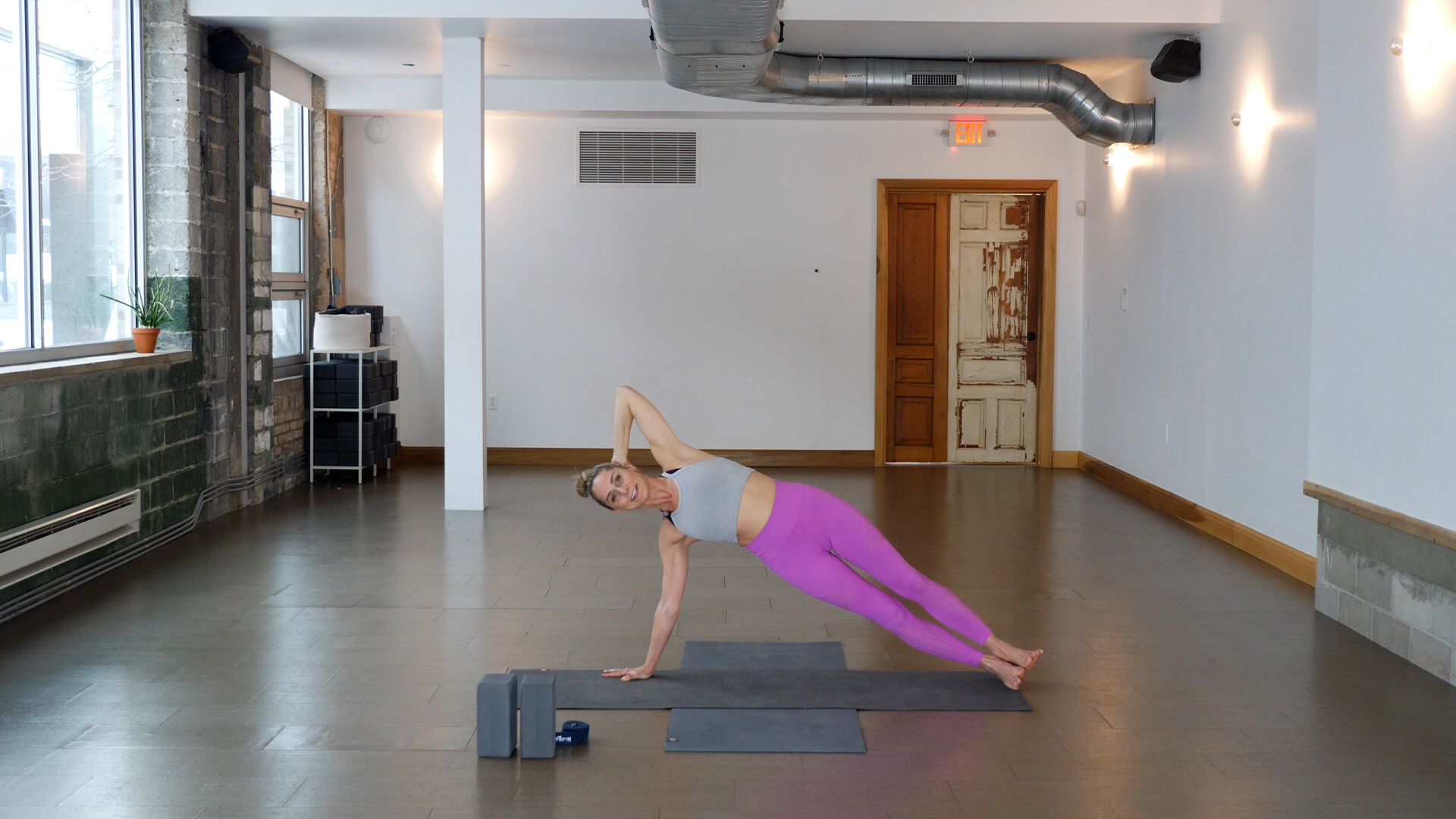 10 Minute Shoulder Strength with Amber