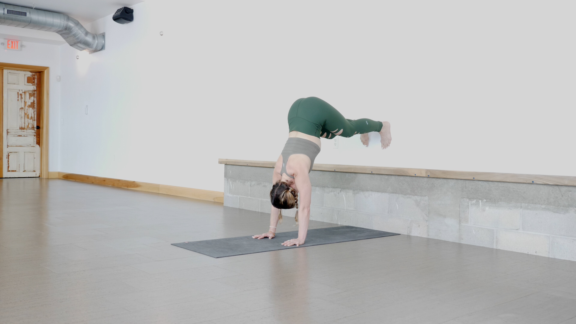 20 Min Handstand Drills with Melissa
