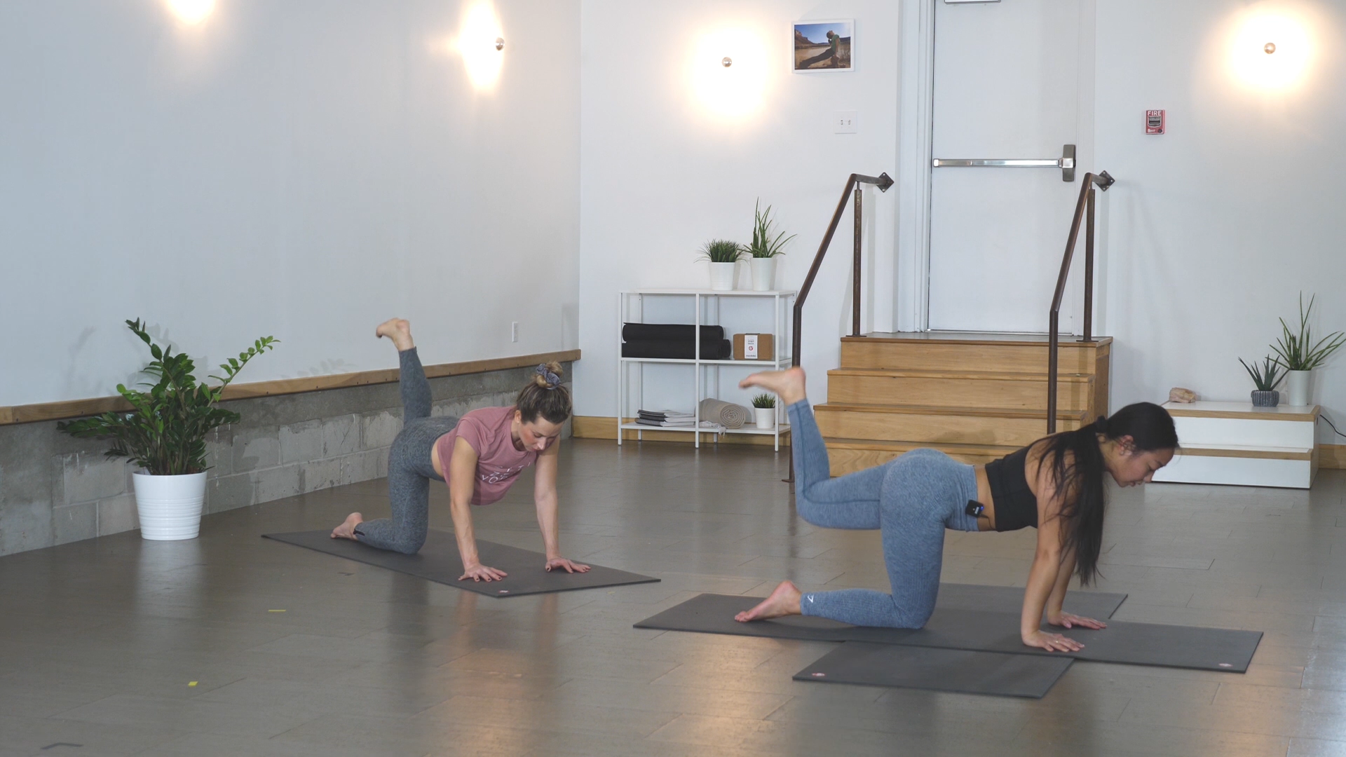 Yoga + Strength: Glutes + Hips with Han 