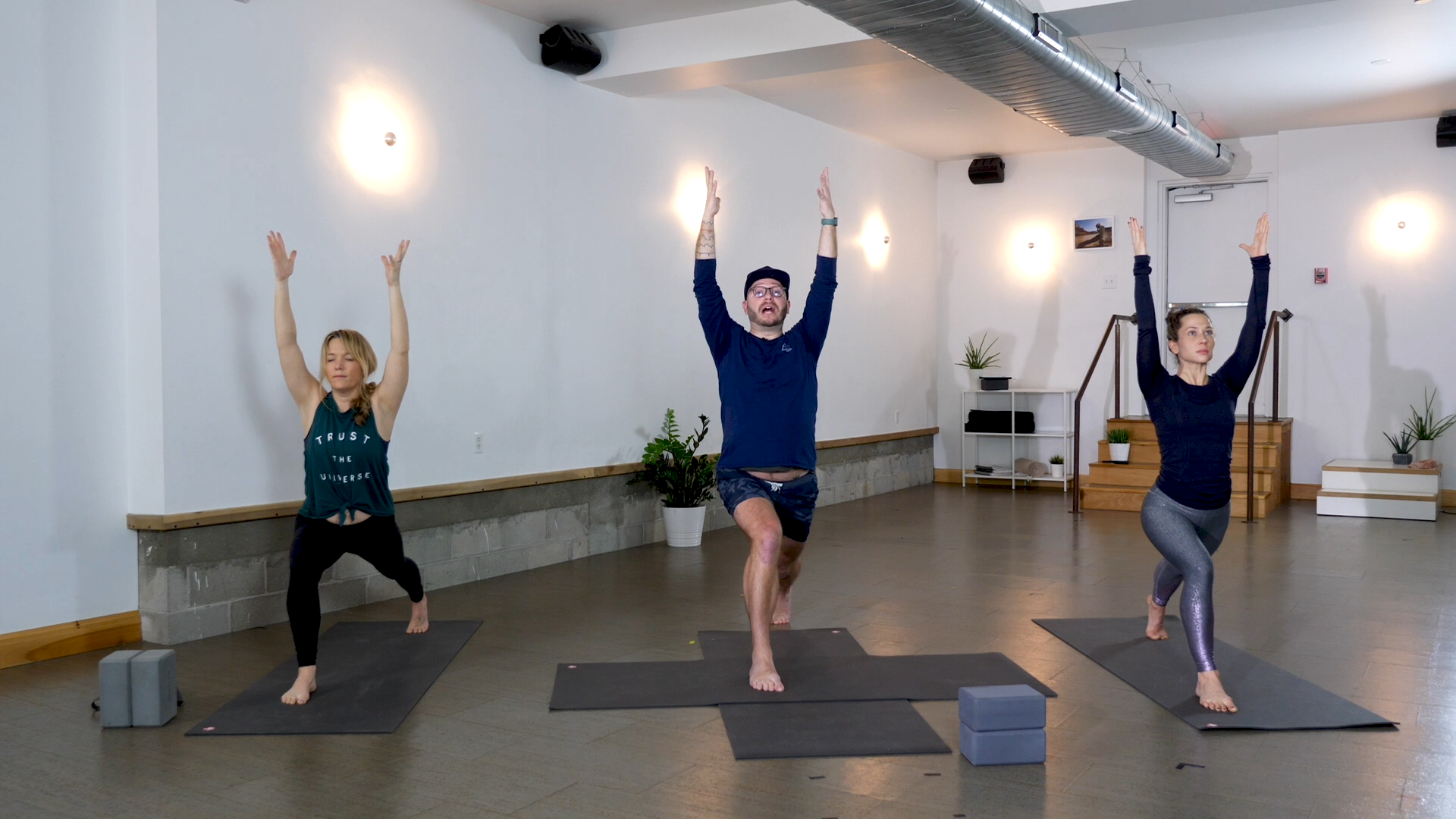 Yoga + Strength: Glutes + Quads with Chris 