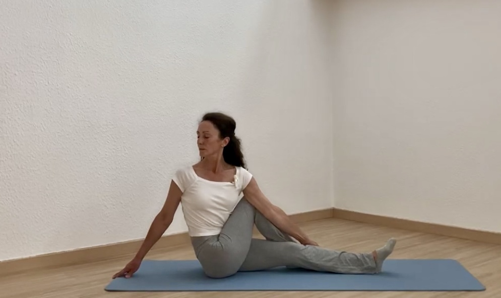 Yoga secuencia de nivel intermedio
