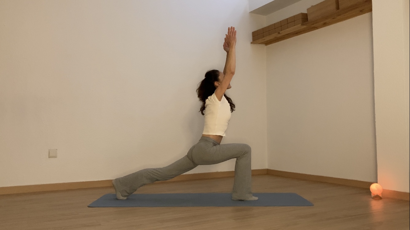 Yoga secuencia de nivel intermedio para disminuir el exceso de pensamiento