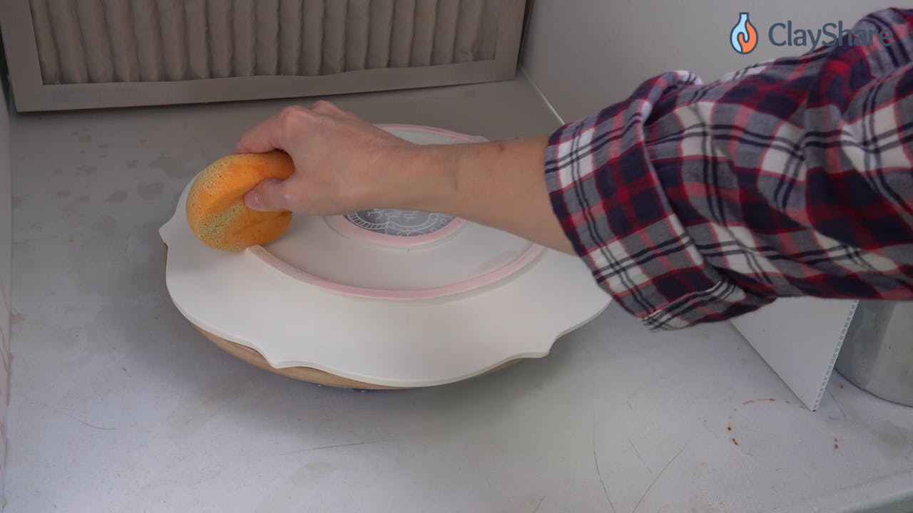 SprayGlaze04SprayPlate Spraying Glaze ClayShare Online Pottery