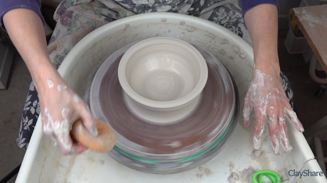 Thrown-Bowl-Mold-02-Throwing