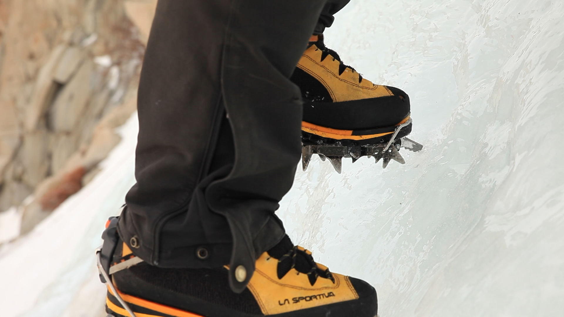 Ice Climbing: 6. Mono-Point Crampons vs. Dual-Point Crampons