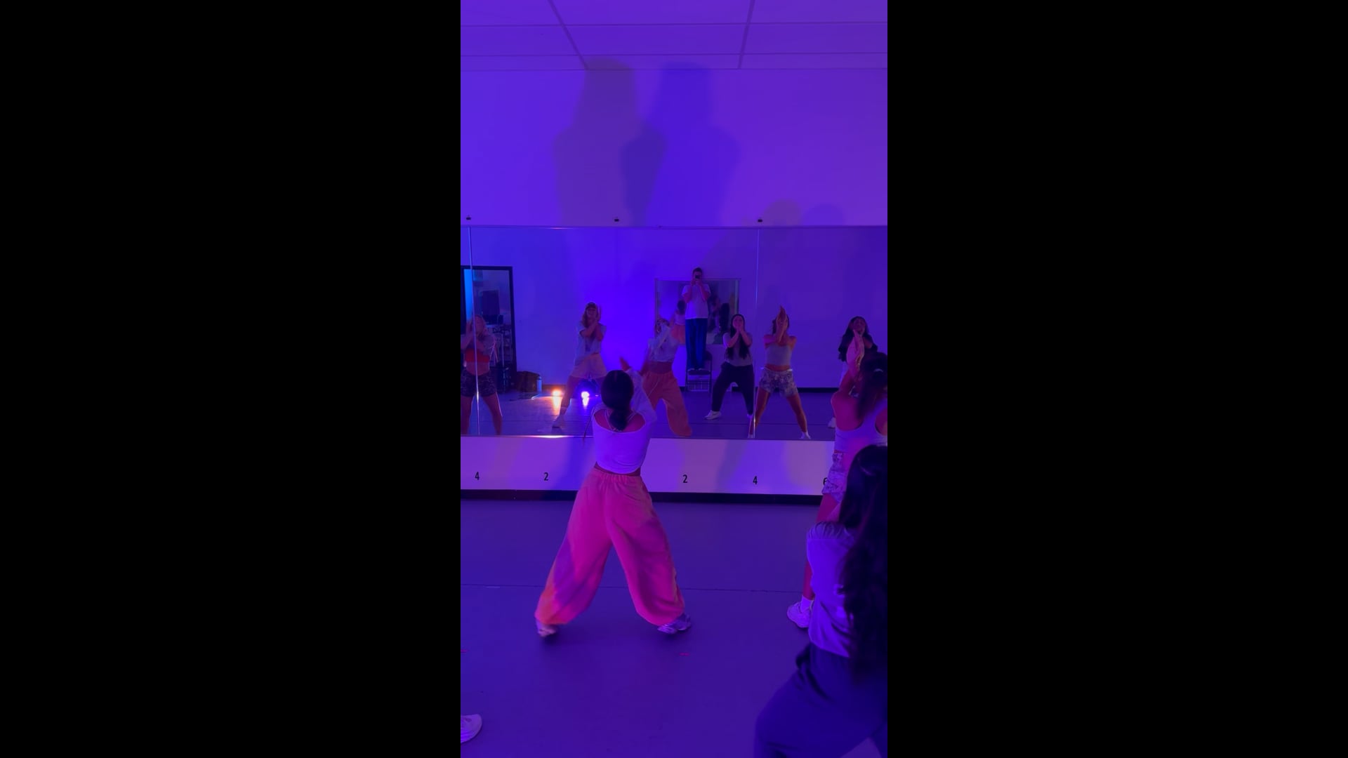 Shake it to the max - Moliy