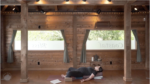 Jacky [30m All Levels] Pre & Postnatal Restorative Yoga 